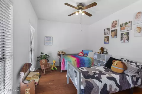 Bedroom - 914 Ratliff Ferry Rd, Canton, MS 39046 photo 3 of 8