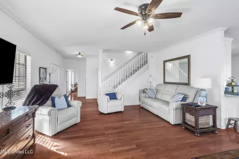 Living - 914 Ratliff Ferry Rd, Canton, MS 39046 photo 3 of 3