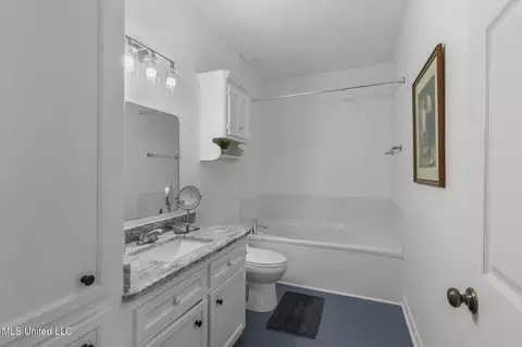 Bath - 914 Ratliff Ferry Rd, Canton, MS 39046 photo 1 of 4