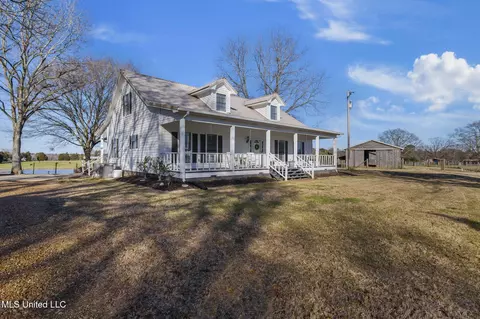 Exterior - 914 Ratliff Ferry Rd, Canton, MS 39046 photo 7 of 29