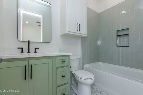Bath - 265 Bronson Bnd, Flowood, MS 39232 photo 6 of 8