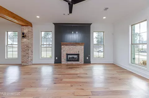 Living - 265 Bronson Bnd, Flowood, MS 39232 photo 1 of 2