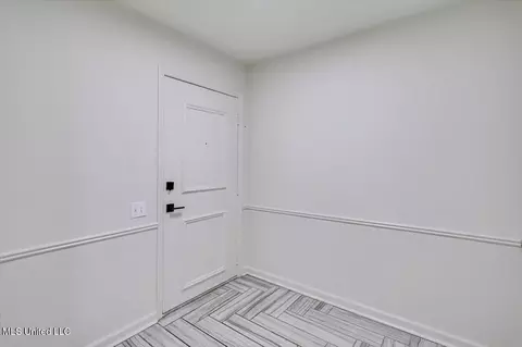 Entry Way - 210 Old Oak Cir, Brandon, MS 39042 photo 1 of 2