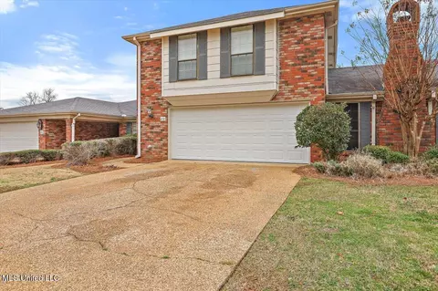 210 Old Oak Cir, Brandon, MS 39042