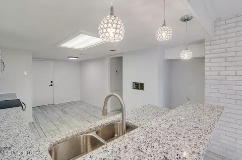 Kitchen - 210 Old Oak Cir, Brandon, MS 39042 photo 3 of 3