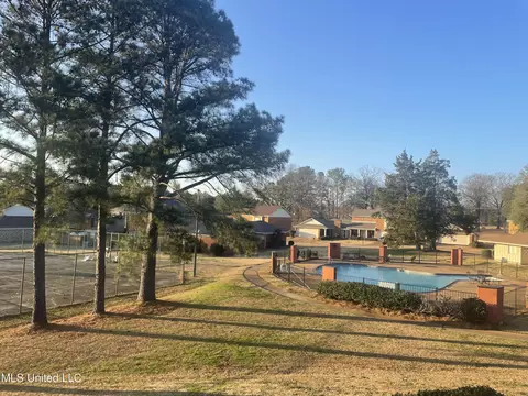 Exterior - 210 Old Oak Cir, Brandon, MS 39042 photo 7 of 7