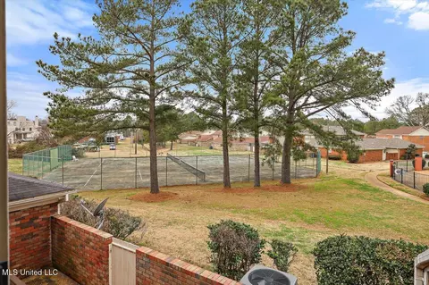 Exterior - 210 Old Oak Cir, Brandon, MS 39042 photo 5 of 7