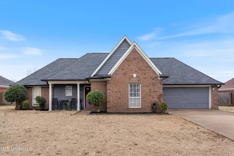 6257 E Ravenwood Lake Dr, Horn Lake, MS 38637
