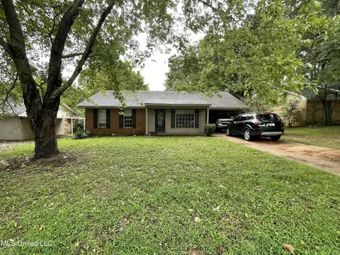 5671 Winterwood Dr, Horn Lake, MS 38637