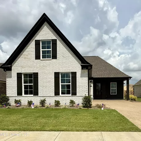 768 Coahoma Ct, Nesbit, MS 38651