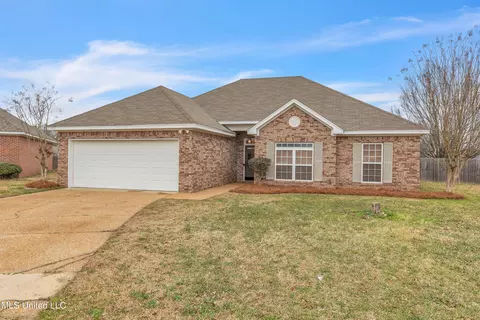 Exterior - 156 Appleridge Dr, Brandon, MS 39047 photo 2 of 5