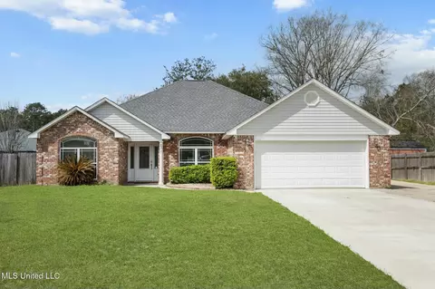 6317 Luckey Ln, Ocean Springs, MS 39564