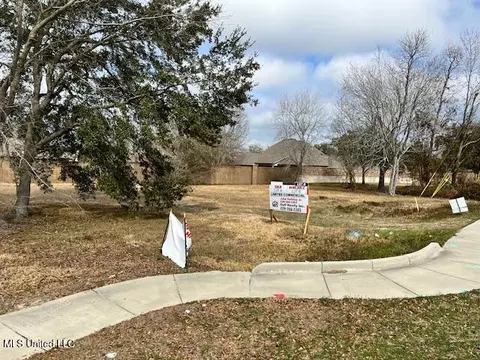1886 Popps Ferry Rd, Biloxi, MS 39532