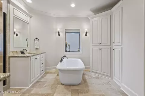 Bath - 174 Hunt Cir, Madison, MS 39110 photo 2 of 9