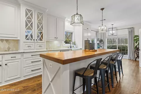 Kitchen - 174 Hunt Cir, Madison, MS 39110 photo 4 of 6