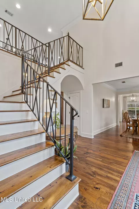 Entry Way - 174 Hunt Cir, Madison, MS 39110 photo 2 of 2