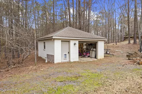Exterior - 174 Hunt Cir, Madison, MS 39110 photo 12 of 21