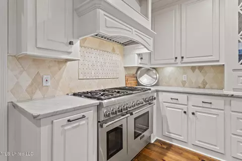 Kitchen - 174 Hunt Cir, Madison, MS 39110 photo 6 of 6