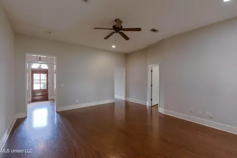 Living - 130 Mason Way, Madison, MS 39110 photo 3 of 3