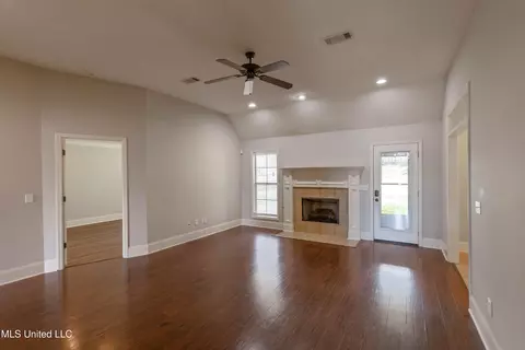 Living - 130 Mason Way, Madison, MS 39110 photo 1 of 3