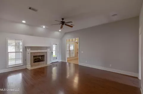 Living - 130 Mason Way, Madison, MS 39110 photo 2 of 3