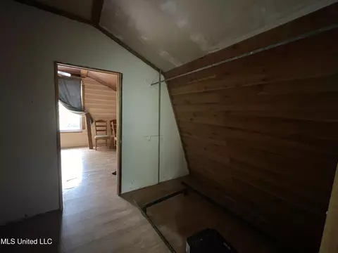 Entry Way - 231 Abernathy Rd, Flora, MS 39071 photo 2 of 3