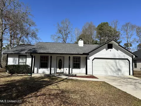 9016 Old Walnut Rd, Ocean Springs, MS 39564