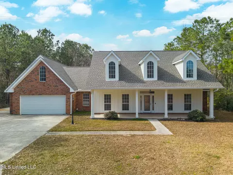10065 Garfield St, Bay Saint Louis, MS 39520
