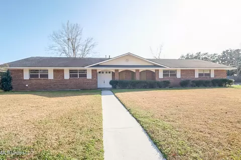6 Pecan Cir, Long Beach, MS 39560