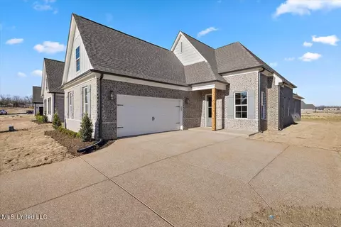 750 Coahoma Ct, Nesbit, MS 38651 photo 3