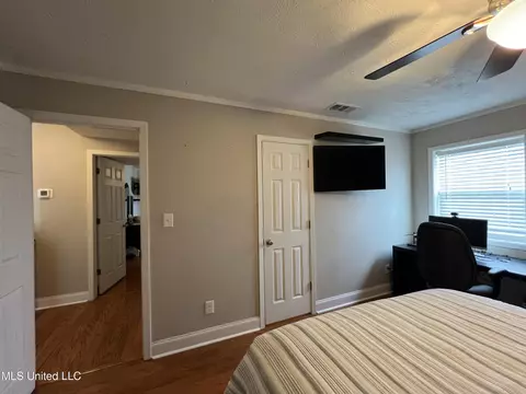Bedroom - 179 Planters Grv, Brandon, MS 39047 photo 2 of 7