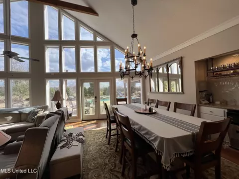 Dining - 179 Planters Grv, Brandon, MS 39047 photo 1 of 3