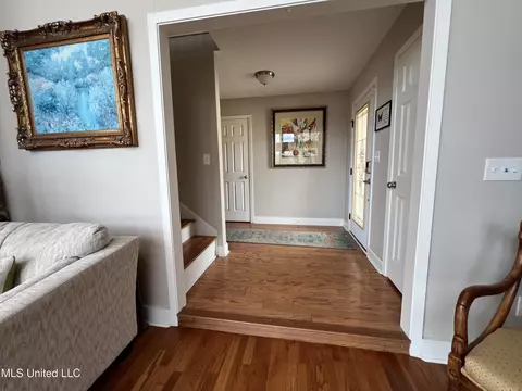 Entry Way - 179 Planters Grv, Brandon, MS 39047 photo 10 of 10