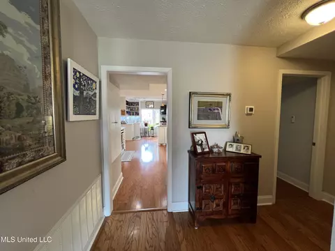 Entry Way - 179 Planters Grv, Brandon, MS 39047 photo 2 of 10