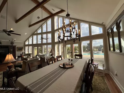 Dining - 179 Planters Grv, Brandon, MS 39047 photo 3 of 3