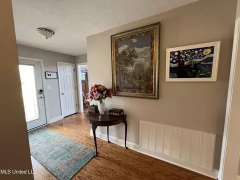 Entry Way - 179 Planters Grv, Brandon, MS 39047 photo 4 of 10