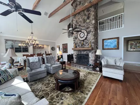 Living - 179 Planters Grv, Brandon, MS 39047 photo 8 of 11