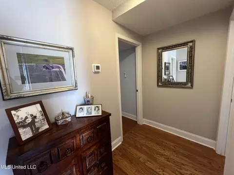 Entry Way - 179 Planters Grv, Brandon, MS 39047 photo 3 of 10