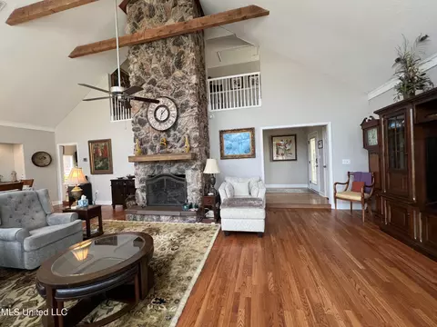 Living - 179 Planters Grv, Brandon, MS 39047 photo 9 of 11