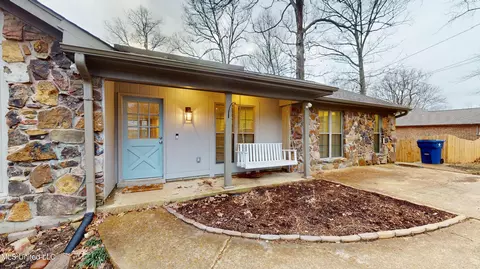 8741 Bobwhite Dr, Hernando, MS 38632