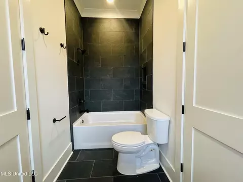Bath - 419 Whittington Cir, Madison, MS 39110 photo 7 of 12