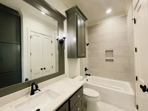 Bath - 419 Whittington Cir, Madison, MS 39110 photo 9 of 12