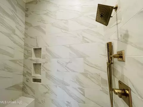 Bath - 419 Whittington Cir, Madison, MS 39110 photo 6 of 12