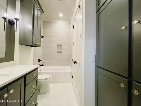 Bath - 419 Whittington Cir, Madison, MS 39110 photo 10 of 12
