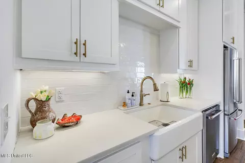 Kitchen - 119 Silverleaf Dr, Madison, MS 39110 photo 5 of 7