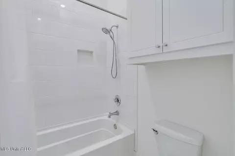 Bath - 119 Silverleaf Dr, Madison, MS 39110 photo 5 of 7