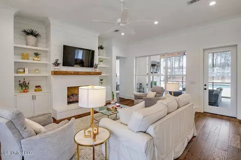 Living - 119 Silverleaf Dr, Madison, MS 39110 photo 1 of 6