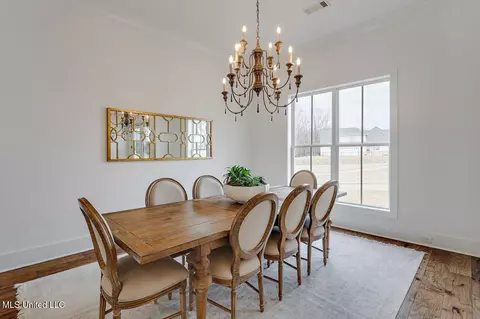 Dining - 119 Silverleaf Dr, Madison, MS 39110 photo 2 of 4