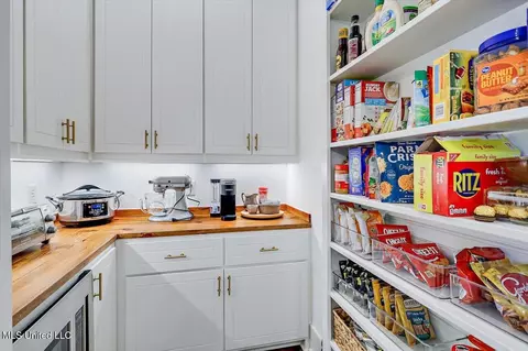 Kitchen - 119 Silverleaf Dr, Madison, MS 39110 photo 6 of 7