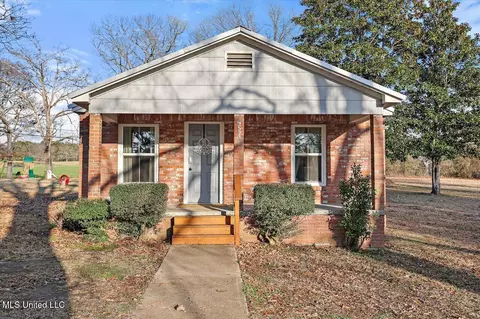 2534 Simpson Hwy 13, Mendenhall, MS 39114